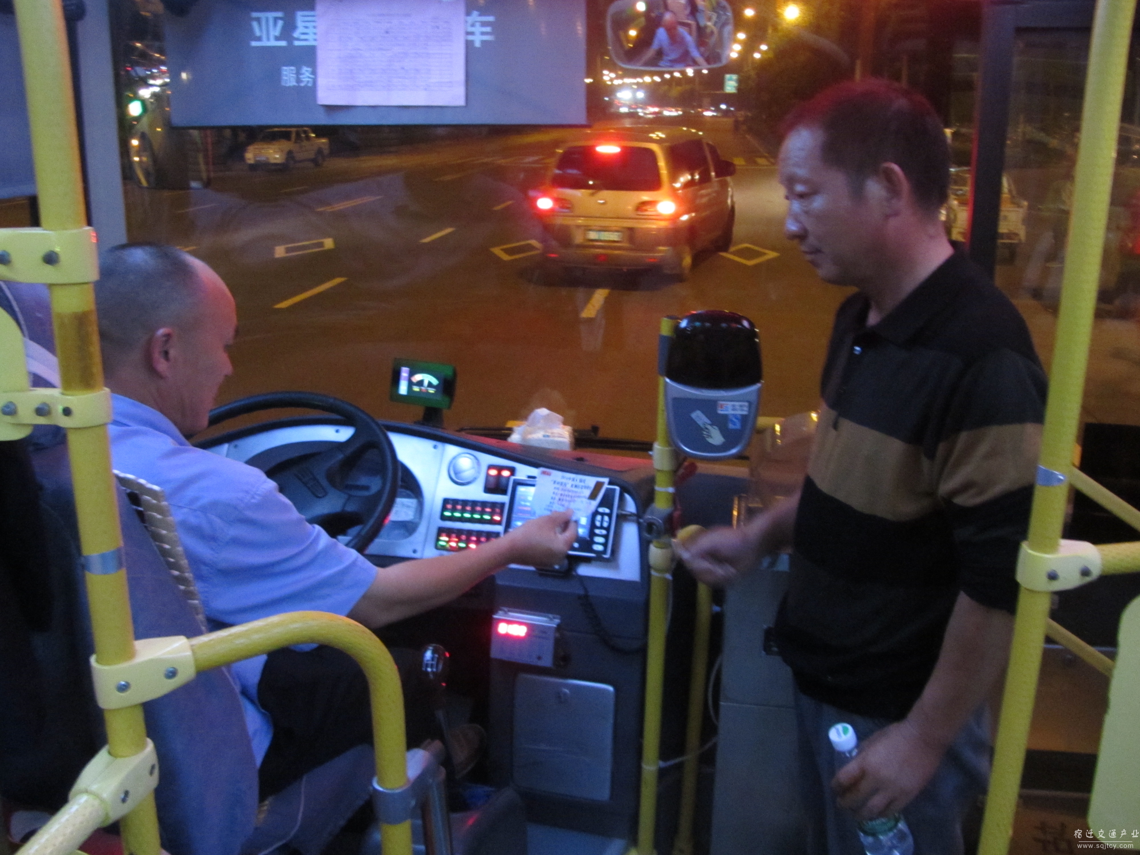 觀眾出示演唱會票免費(fèi)乘車.JPG